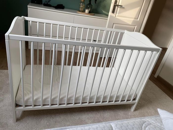 Ikea Letti: Lit Smagora avec matelas et tour de lit – Usato da Le Vaud venduto da No-Nick-Name 2