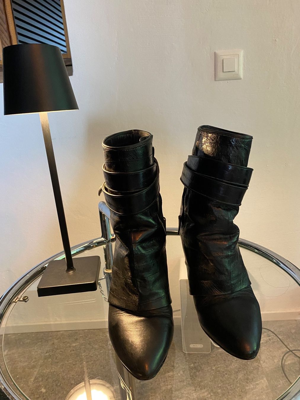 Givenchy Scarpe da donna: GIVENCHY - Stivali Shark in Pelle - 38 – Usato da Davesco-Soragno venduto da Chichijango 1