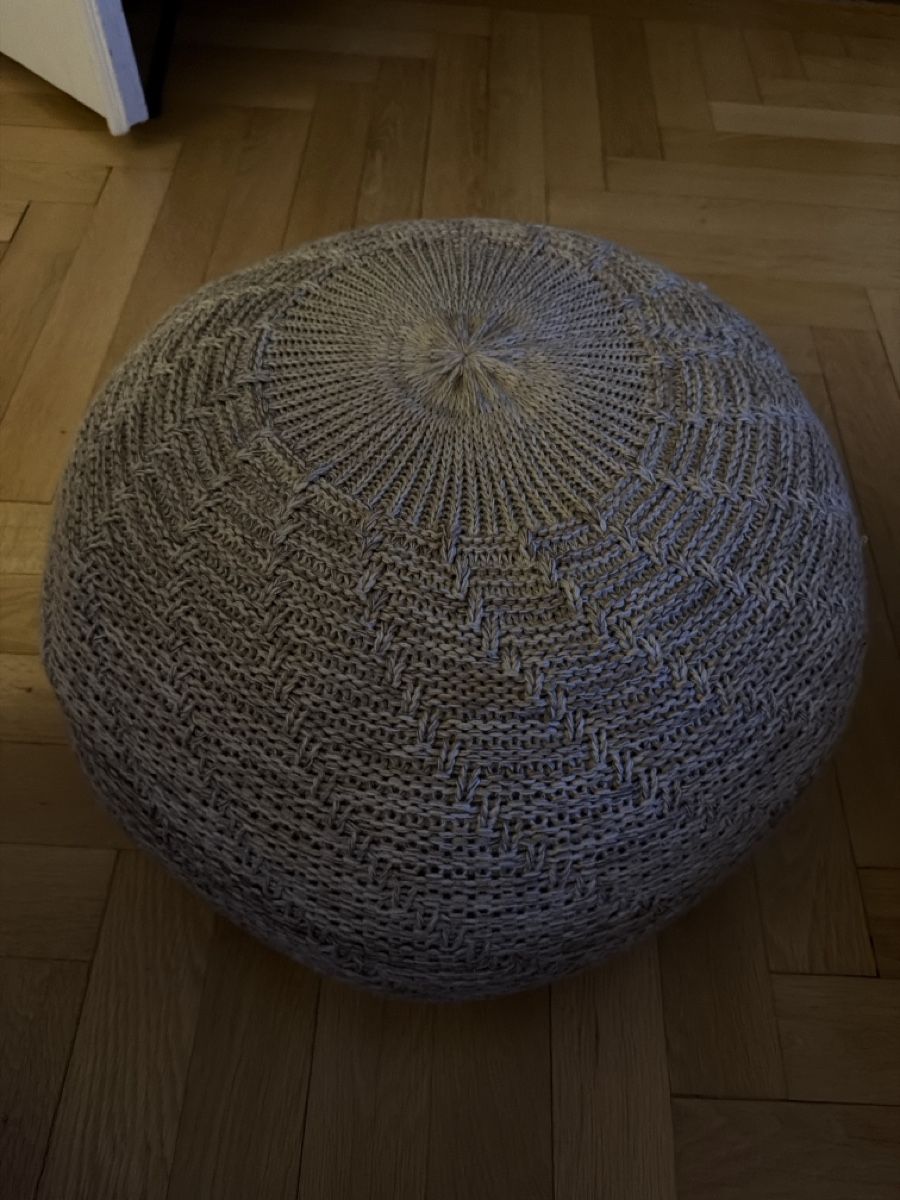 Poltrone: Pouf Knitted – Usato da Genève venduto da RM-CH