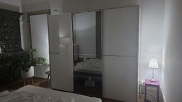 Kleiderschrank