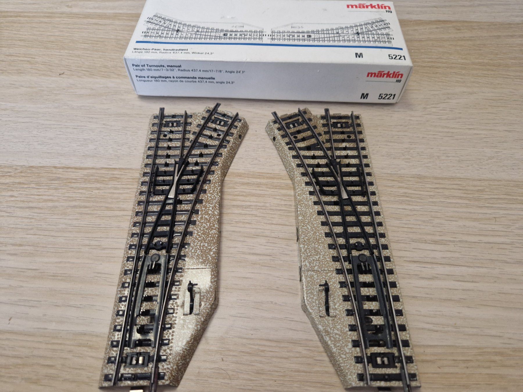 Märklin Modelleisenbahnen: Märklin 5221 Weichenpaar H0 – Gebraucht aus St-Aubin-Sauges von tantome 1