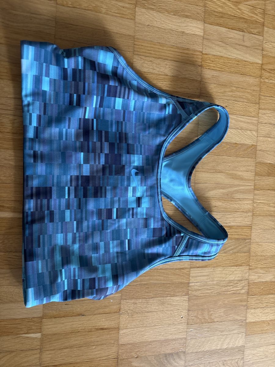 Nike Top: Sport BH – Usato da Sisseln AG venduto da Gommibaerli87