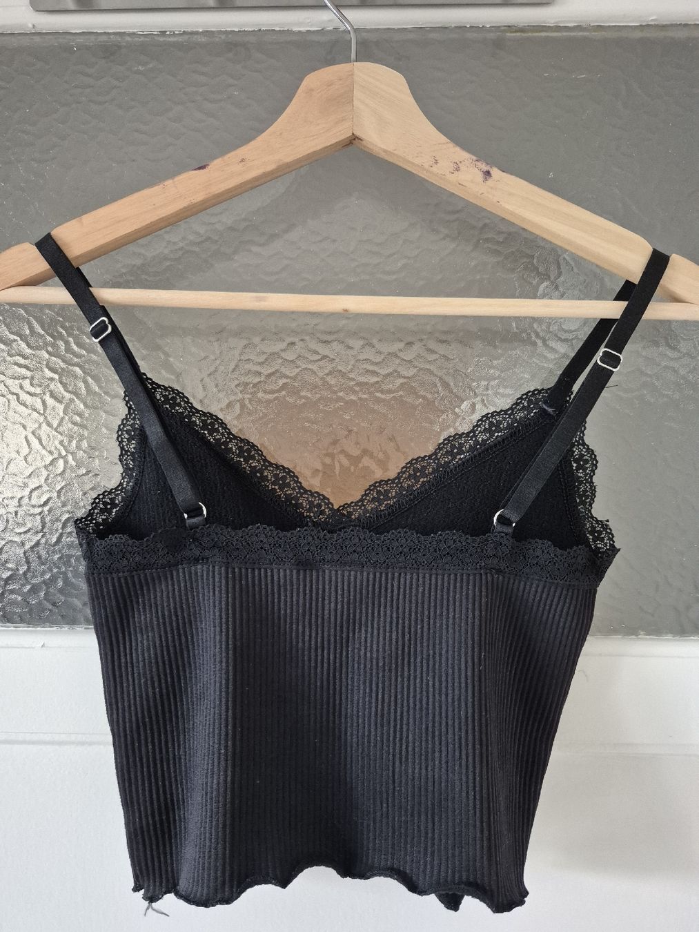H&M Tops: Crop top H&M Divided XS – Gebraucht aus Lausanne von claire1401 1