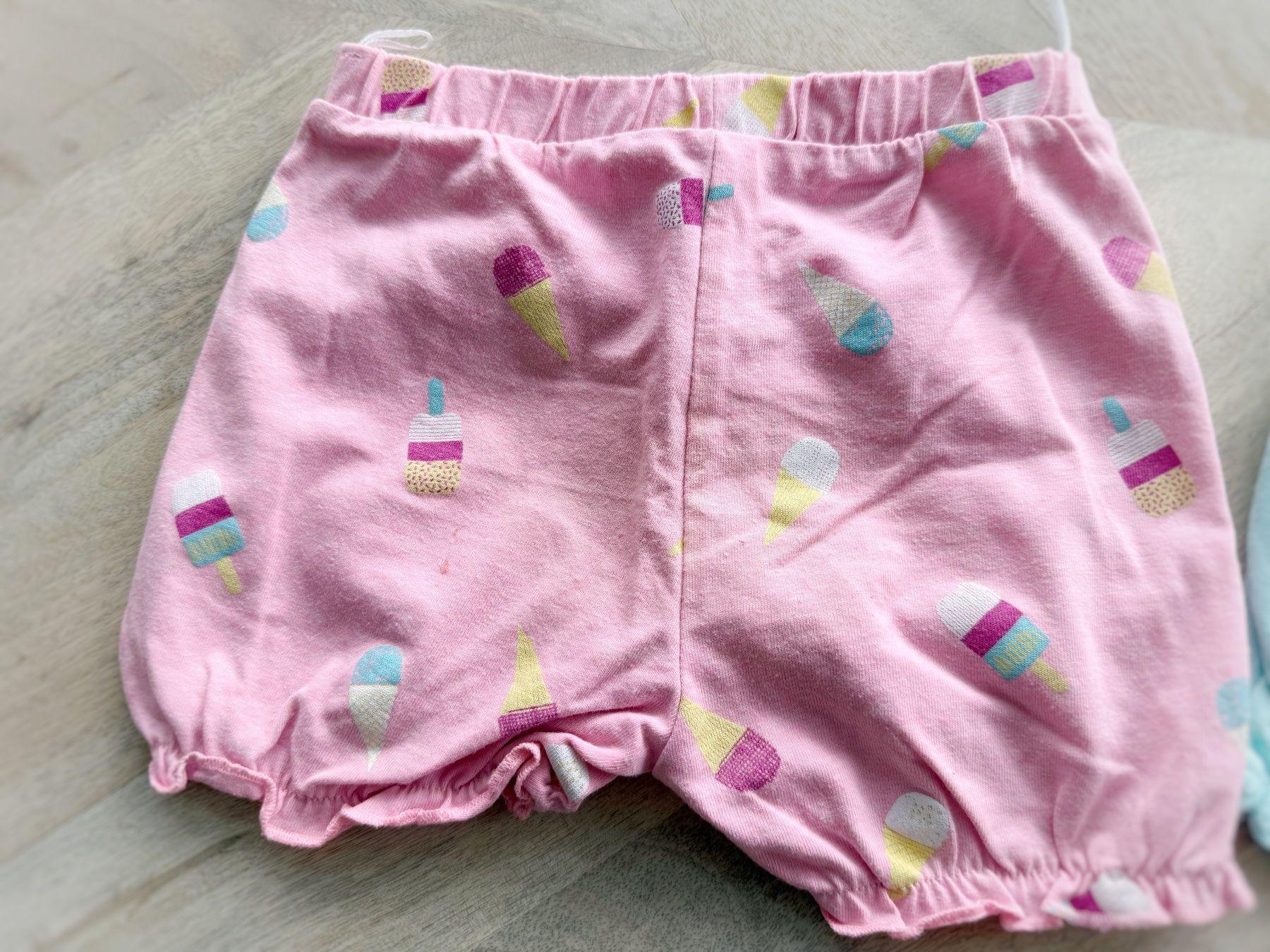 H&M Pantaloni: 2 Baumwoll-Shorts Mädchen Gr. 86 von C&A – Usato da Eggenwil venduto da Lissi82 3