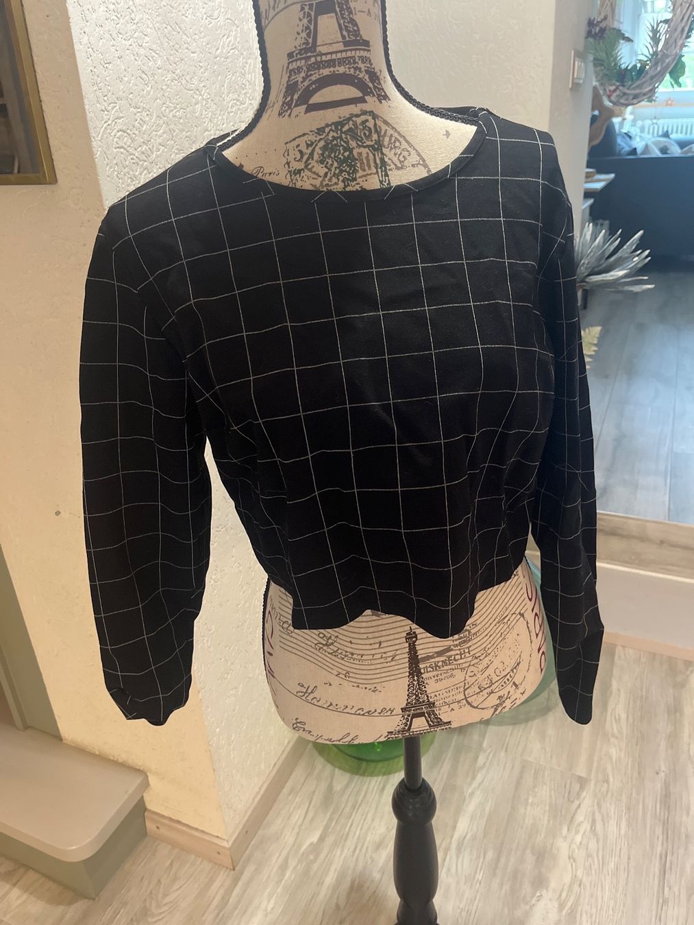Top: Pull noir URBAN CLASSIC – Usato da Le Locle venduto da Mayd_h