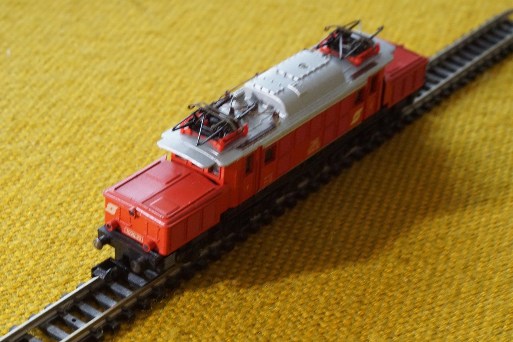 Arnold Modellini di ferrovie: ARNOLD-N 2330 ÖBB 1020.33 rot – Usato da Gränichen venduto da iknow 7