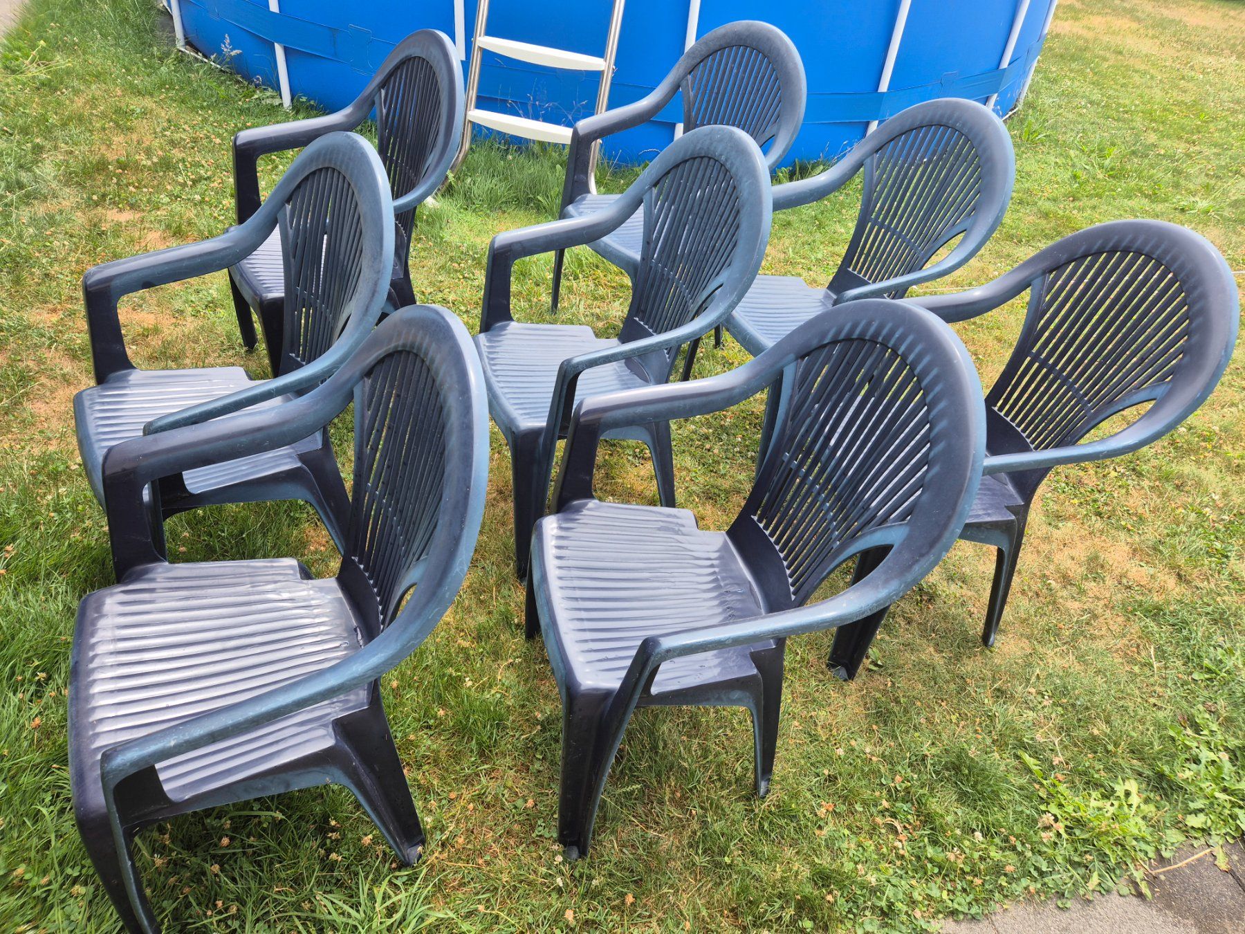 Chaises: 8 Gartensühle ab 1.- – D'occasion à Sumiswald par rolehaussi 2