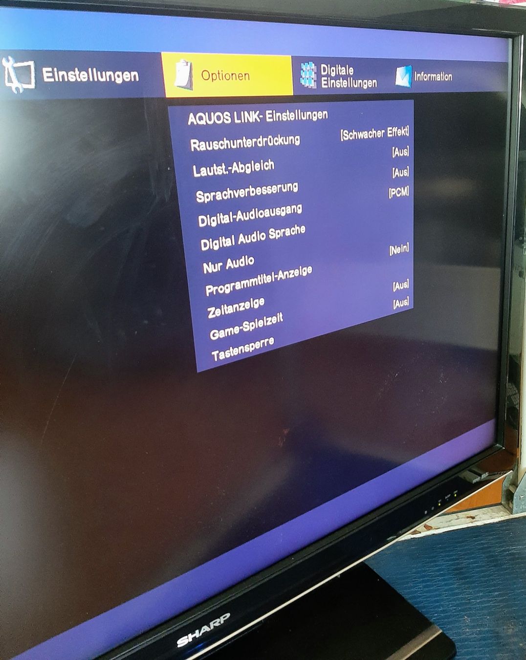 Sharp Fernseher: Sharp Aquos 46" – Defekt aus Zürich von Zurich 7