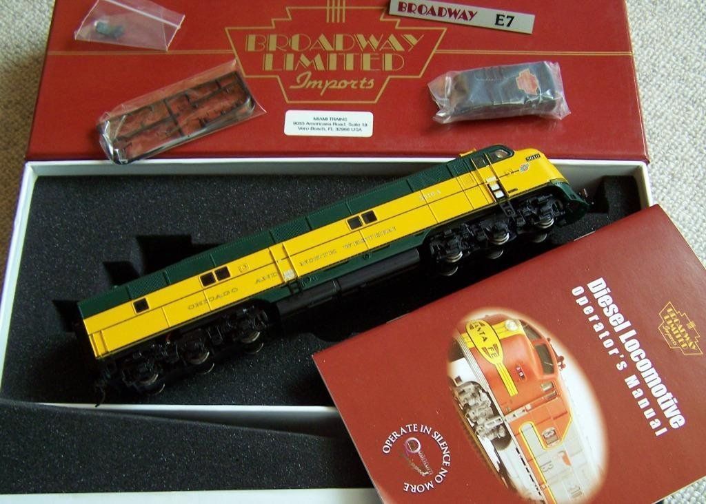 Broadway Modellini di ferrovie: Broadway Ltd H0: EMD E7A C&NW #5010A, mit Sound/DC/DCC – Nuovo e nell'imballaggio originale da Brüttisellen venduto da Rentner44zh