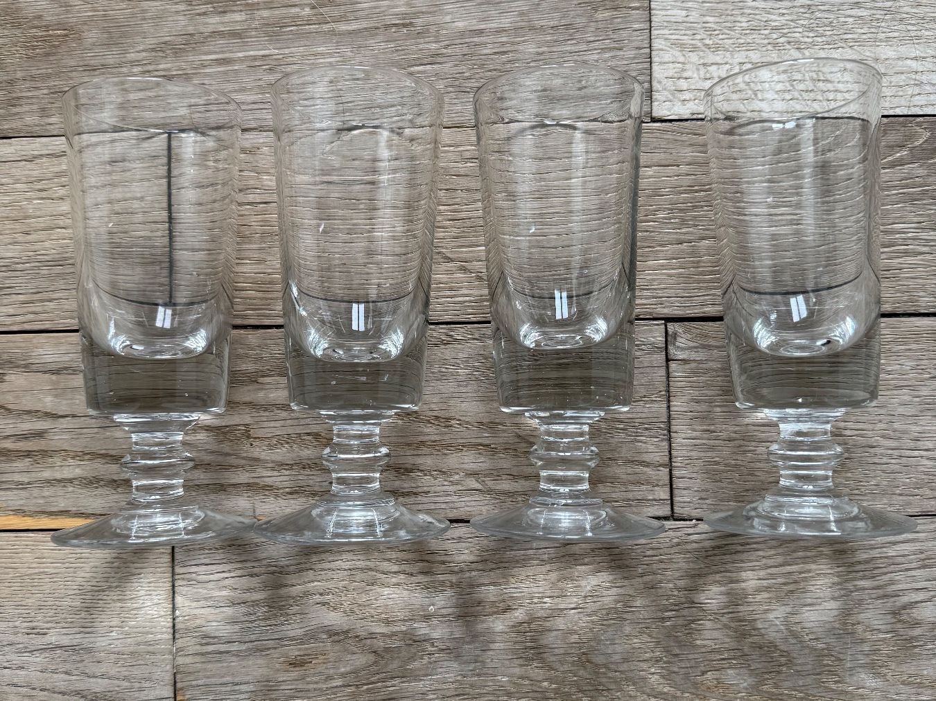 Gläser: 4 antike Kaffee- oder Absinthgläser – Gebraucht aus Luzern von Mamutpe
