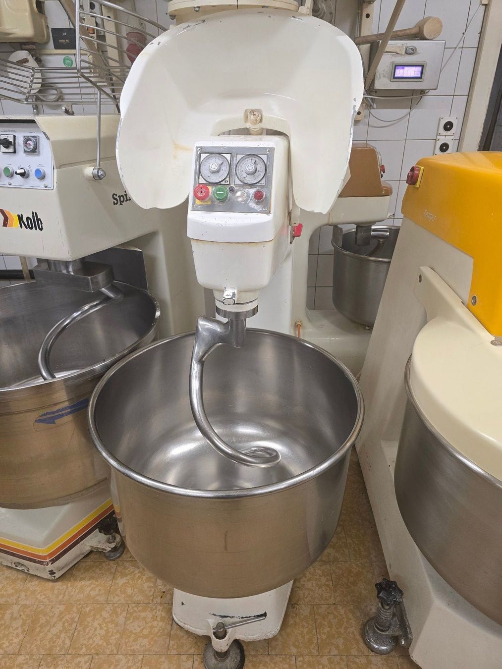 Alle Maschinen: Teigmaschine, Knetmaschine, Boku – Gebraucht aus Steinen von seb_6m2c