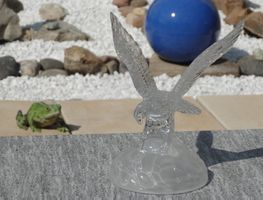 Aus der Glasvitrine: Adler aus Glas als Dekoration