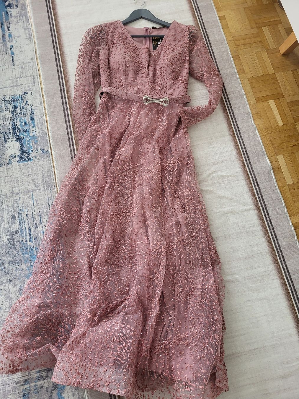 Kleider: Abendkleid – Neu und originalverpackt aus Thayngen von Yildiz