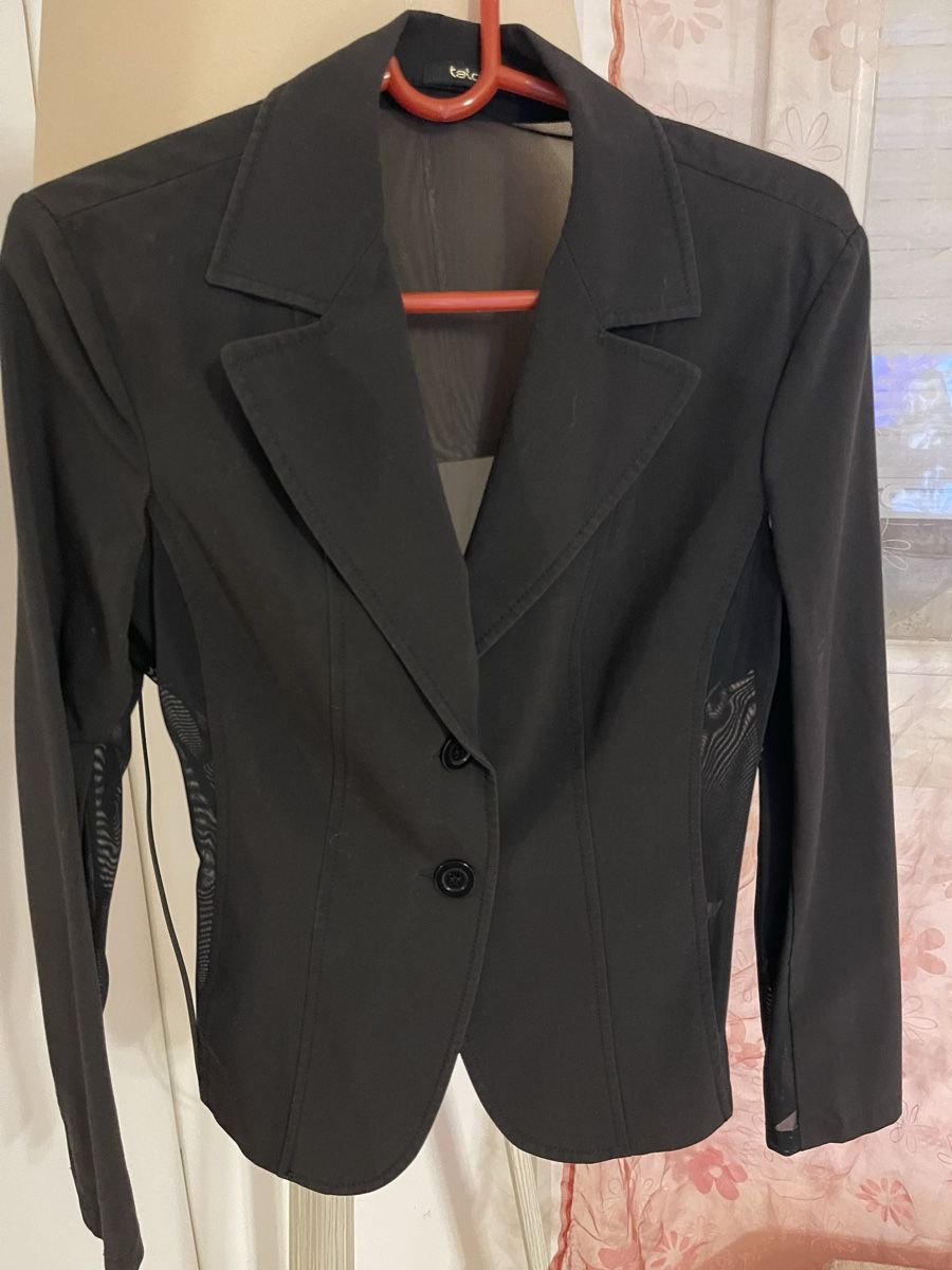 Giacche: Chic Black Blazer - Size Small - Semi-Sheer Detailing – Usato da Winterthur venduto da shp_xcc5