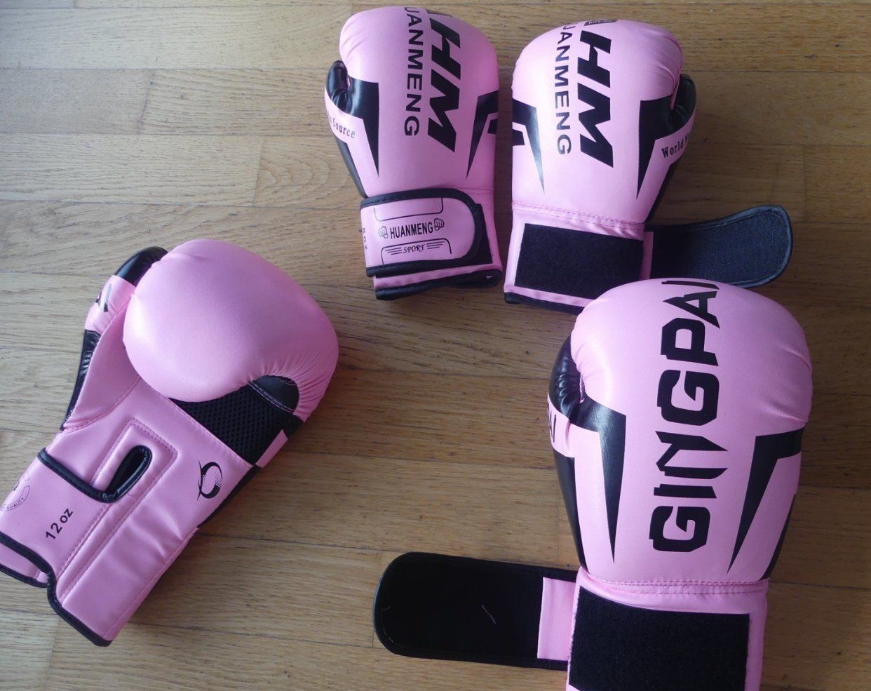 Guanti & manicotti: 2 Rosa Boxhandschuhe mit 2 verschiedene Grössen – Nuovo e nell'imballaggio originale da Gurmels venduto da pop_ljf5 2