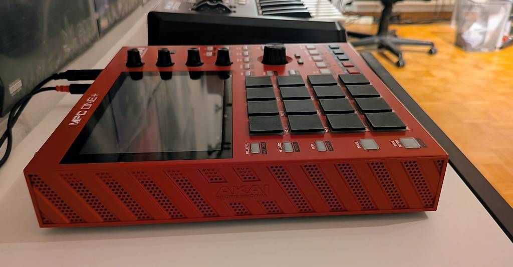 Akai Musikinstrumente: MPC One + Akai – Gebraucht aus Bern von Oli_4er 1