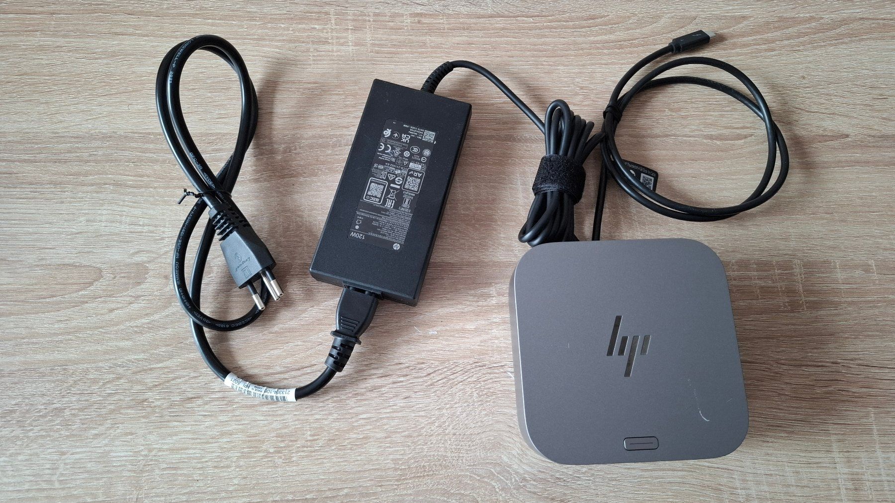 Hewlett Packard Docking station: HP Thunderbolt 4 100W G6 Dock – Usato da Lützelflüh-Goldb venduto da Noir7.pk