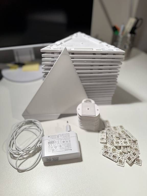 Lampade: Nanoleaf Shapes Triangles 20 Panels  wie neu – Usato da Stein am Rhein venduto da Domimayer