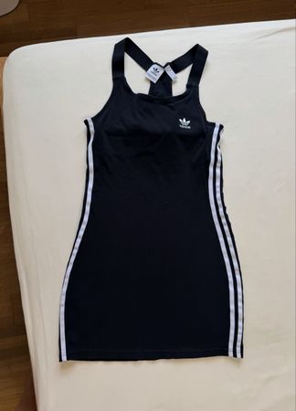Adidas Sportkleid Grösse XS