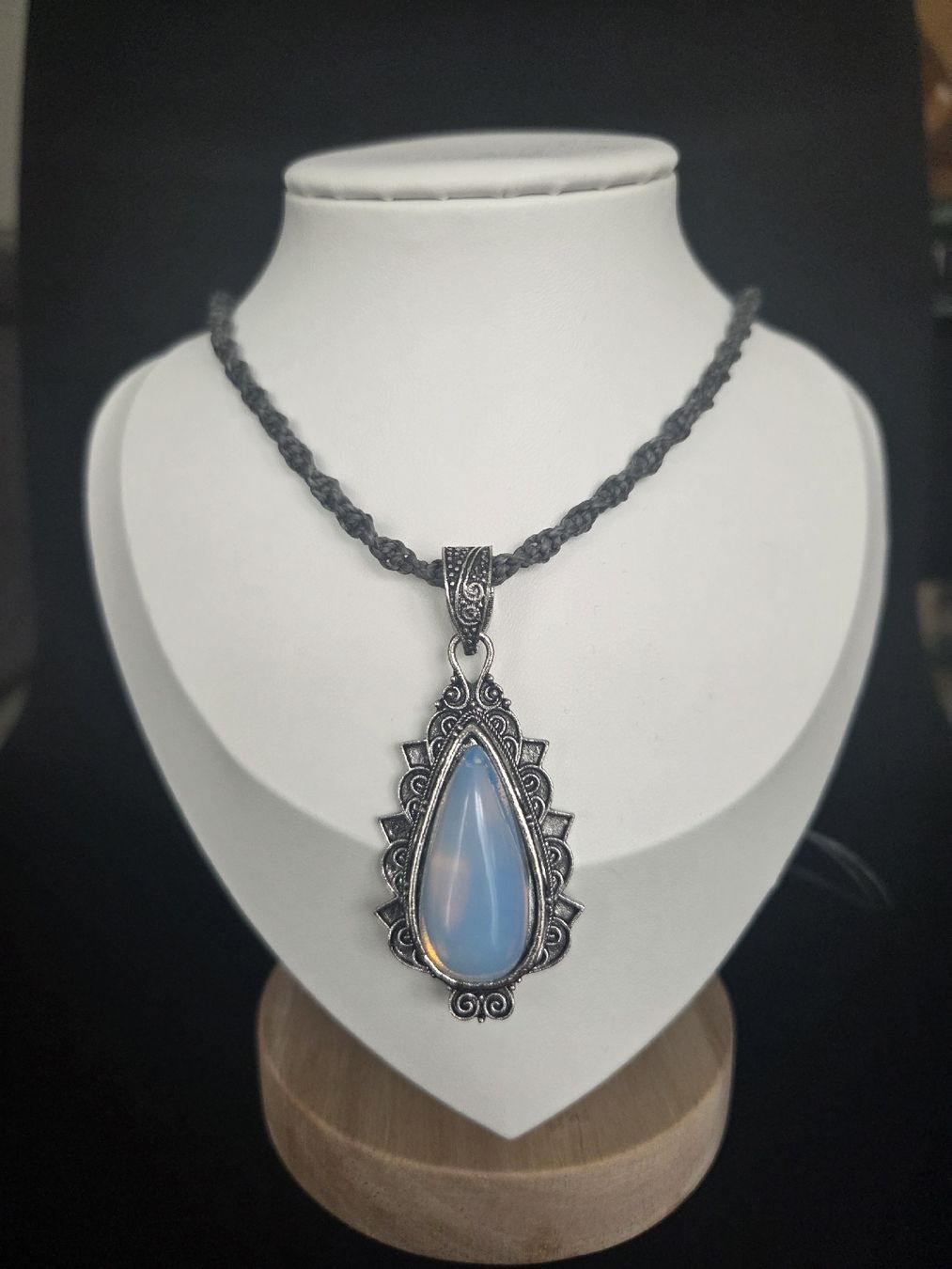 Catenine: Einzigartige Mondstein Halskette, Handmade – Nuovo e nell'imballaggio originale da Bönigen venduto da cc9ice