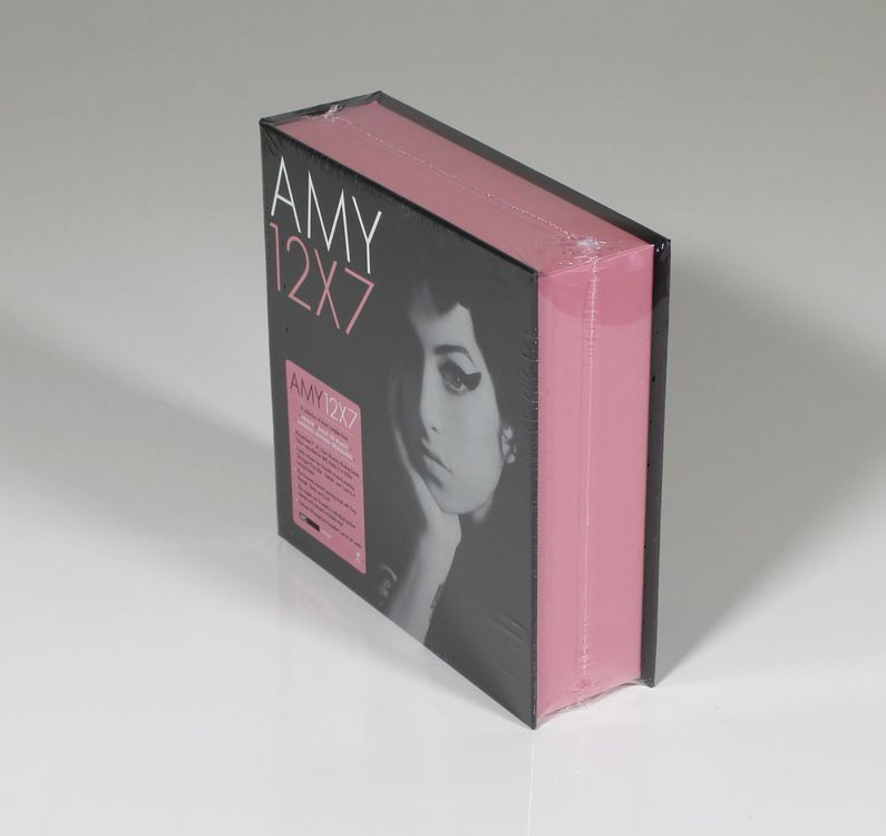 AMY WINEHOUSE 12x7