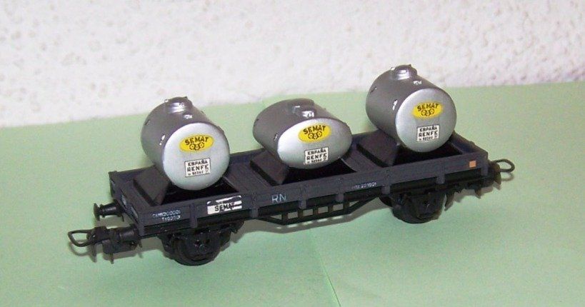 Renfe Modellini di ferrovie: Electrotren 1004 H0 Niederborder mit 3 SEMAT Behältern, DC – Nuovo (secondo la descrizione) da Brüttisellen venduto da Rentner44zh