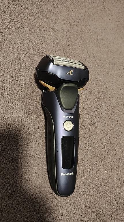 Panasonic Rasoi & Lamette da barba: Panasonic Series 800 es-lv67 – Usato da Schlieren venduto da Conex7000