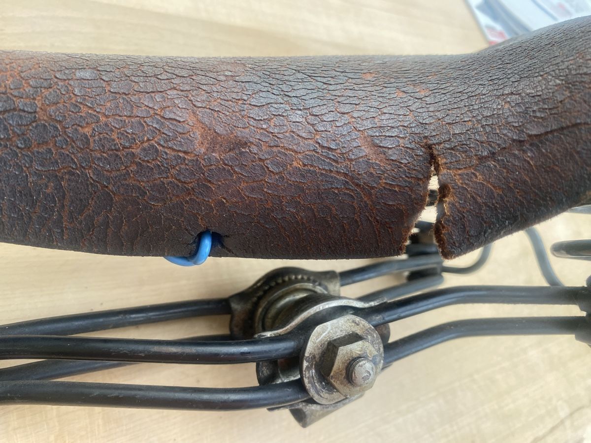 Biciclette: Fahrradsattel CH Ordonanzvelo Original – Usato da Wiesendangen venduto da argon03 4