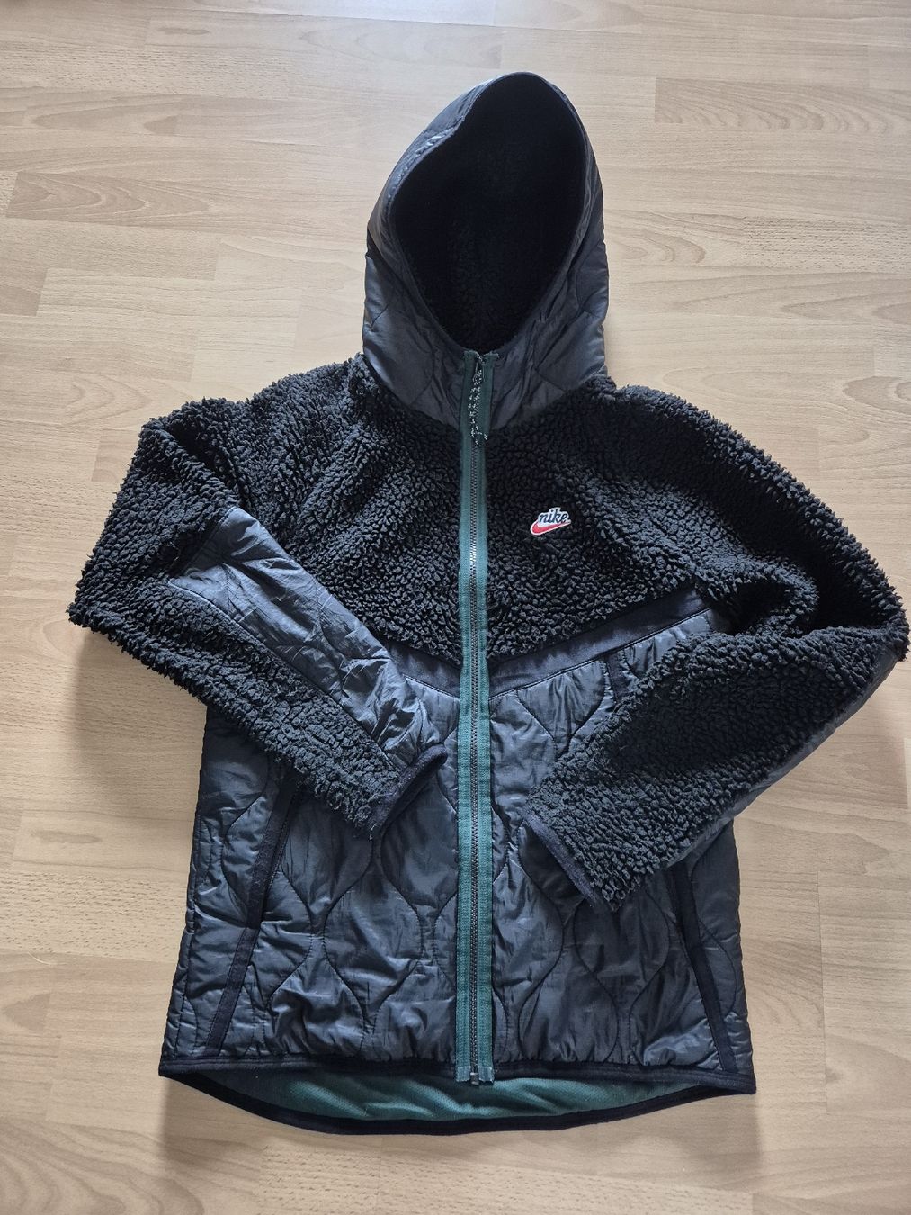 Nike Giacche: Nike Winterjacke Gr.S – Usato da Stettlen venduto da Kia3