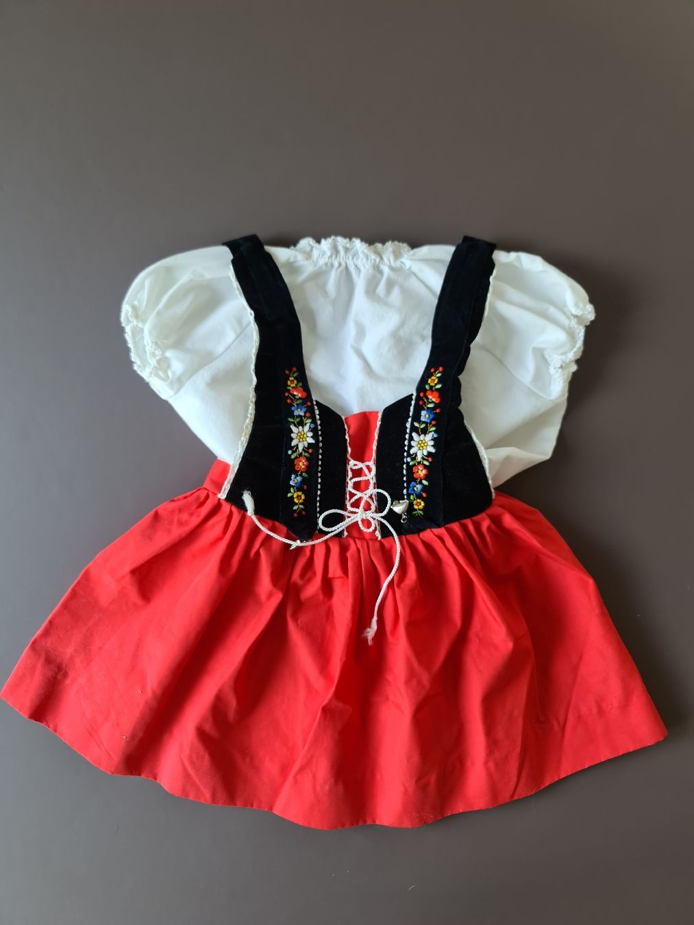 Kleider & Röcke: Schweizer Tracht / Dirndl für Mädchen – Neu (gemäss Beschreibung) aus Uster von Cruleye