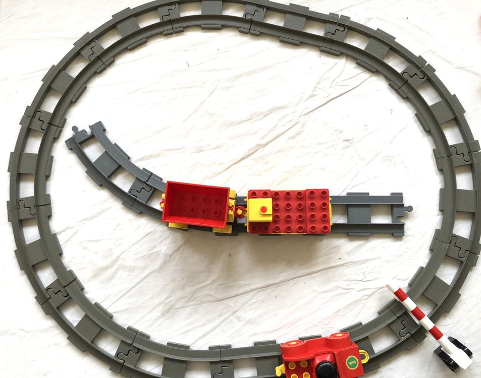  LEGO Duplo - Elektrische Eisenbahn inkl. Schienen + Zubehör (Gebraucht 