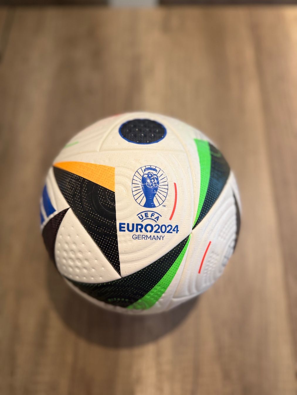 Adidas Palloni: adidas FUSSBALLLIEBE Pro Ball – Nuovo (secondo la descrizione) da Kaiseraugst venduto da defqon1