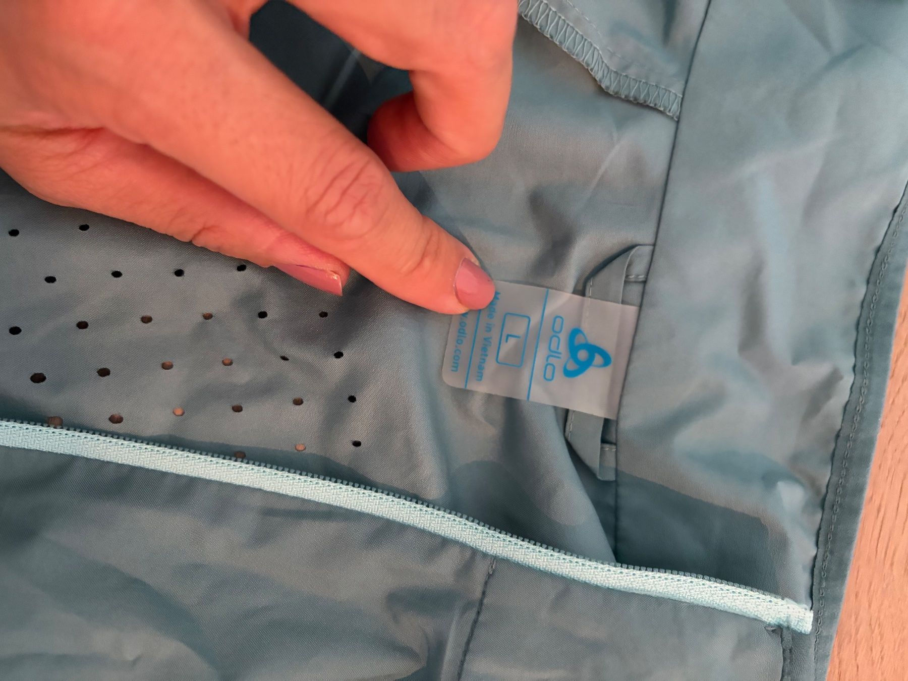 Odlo Giacche: Leichte Jacke Damen Grösse L – Nuovo (secondo la descrizione) da Zufikon venduto da pau_dj5m 2