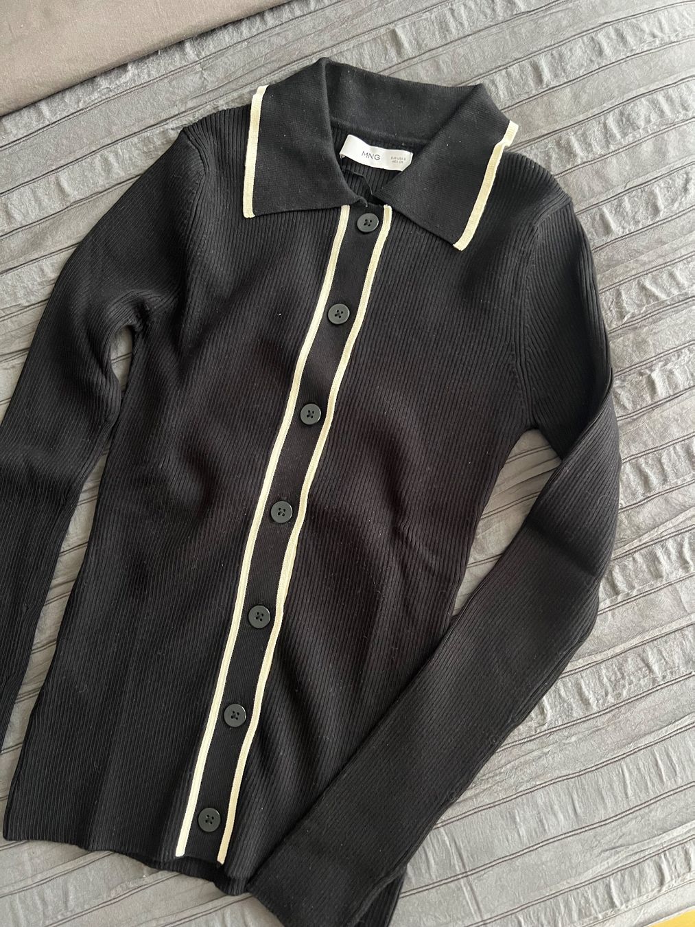 Mango Pullover & Sweatshirts: Mango cardigan – Gebraucht aus Adliswil von nat_7q7l 3