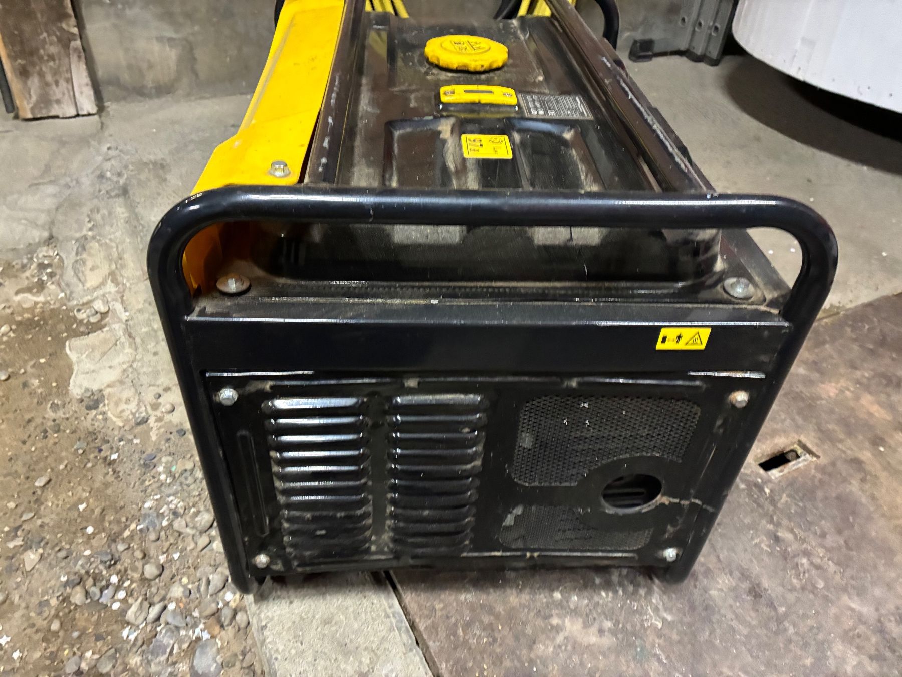 Stanley Générateurs de courant: Stanley SG 6500B Basic - Benzin Stromgenerator – Défectueux à Oberuzwil par offroader5 1