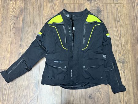 Richa Motorradjacke Grösse DL, D3O Protektoren guter Zustand