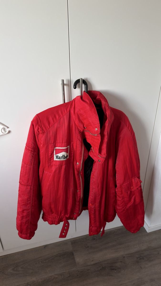 Jacken: Marlboro Jacke Rot Grösse M Vintage – Gebraucht aus Wolfwil von Poulet60