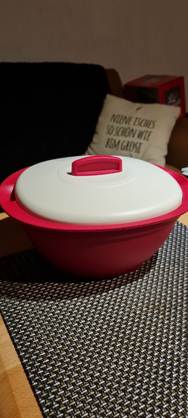 Tupperware Contenitori & Simili: Tupperware Schüssel mit Deckel, rot/weiss – Nuovo (secondo la descrizione) da Münsingen venduto da Cuci31 1