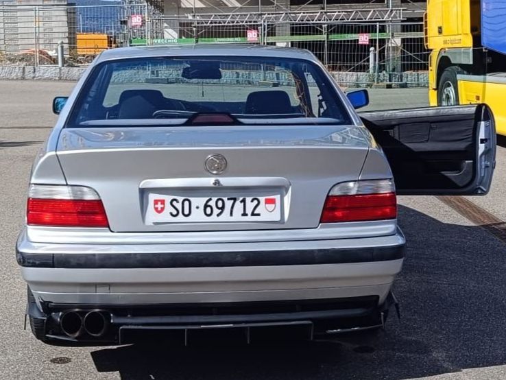 BMW Voitures modèles: BMW 323i – D'occasion à Büsserach par Vintage-vins 2