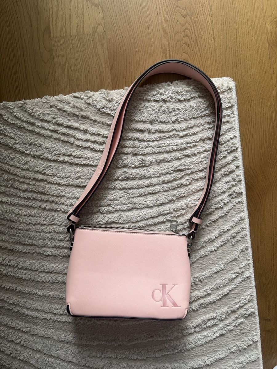 Calvin Klein Borse da donna: Tasche Calvin Klein  – Nuovo (secondo la descrizione) da Embrach venduto da lau_bc5d
