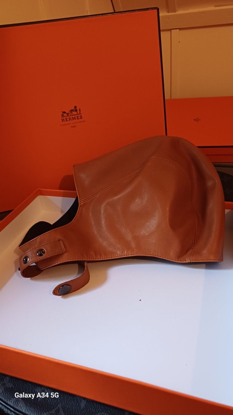 Hermès Hüte, Mützen & Caps: Hermes Pilot Cap – Gebraucht aus St. Gallen von DiesundDas.