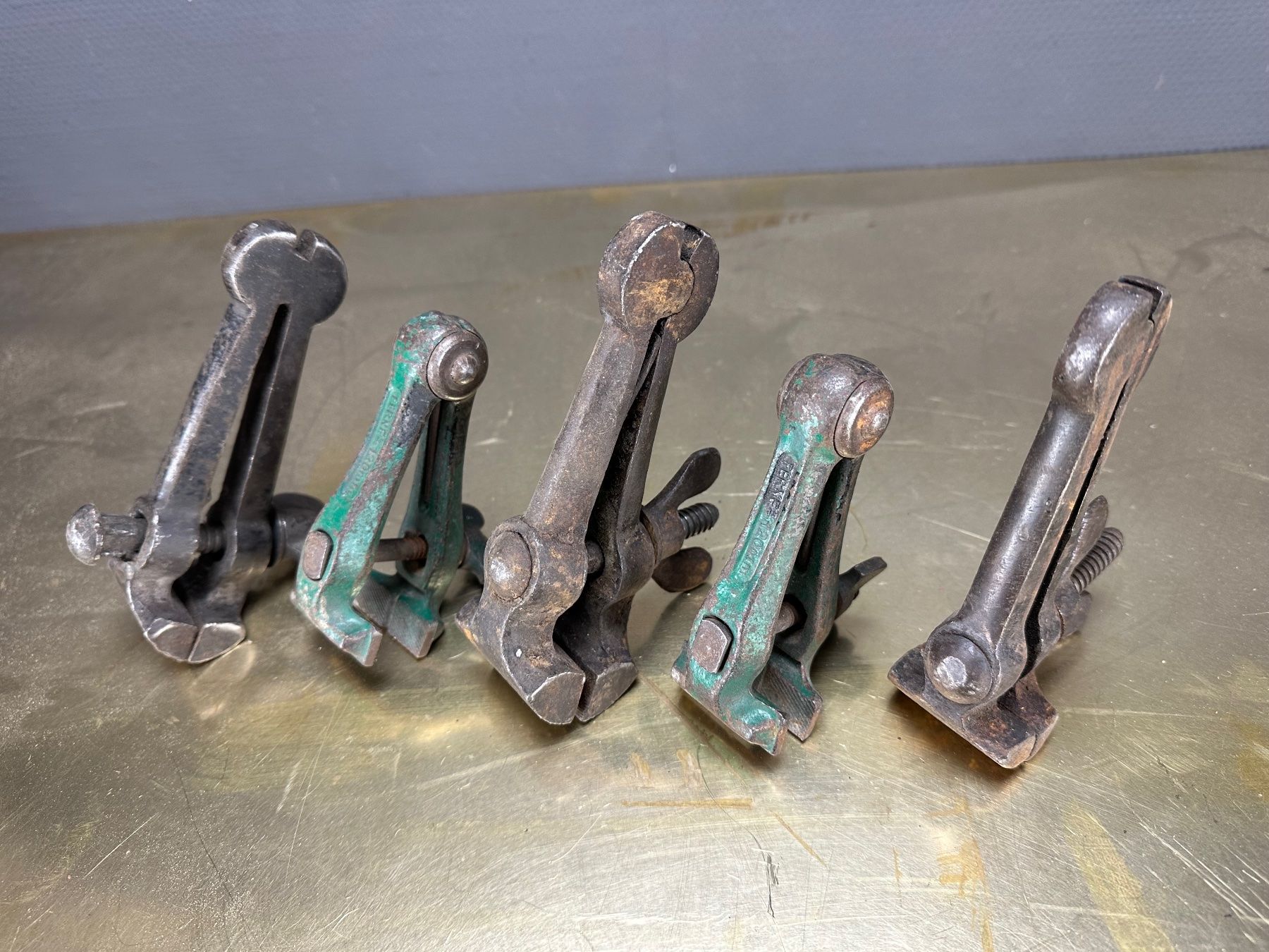 Tutti gli attrezzi: 5x Feilkolben, Handschraubstock, Brauchbar oder als Deko – Usato da Laufenburg venduto da Sirluger 4