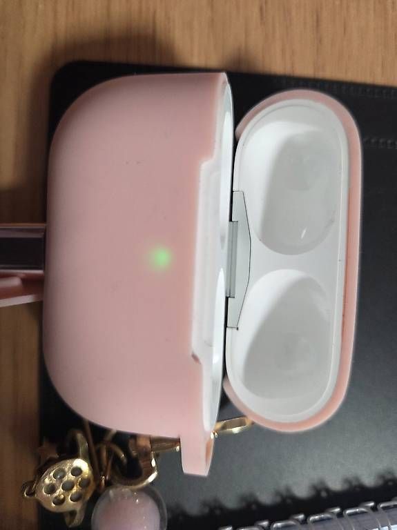 Cuffie: AirPods Gen 1 Pro – Usato da Buchs ZH venduto da niciibrownie 1