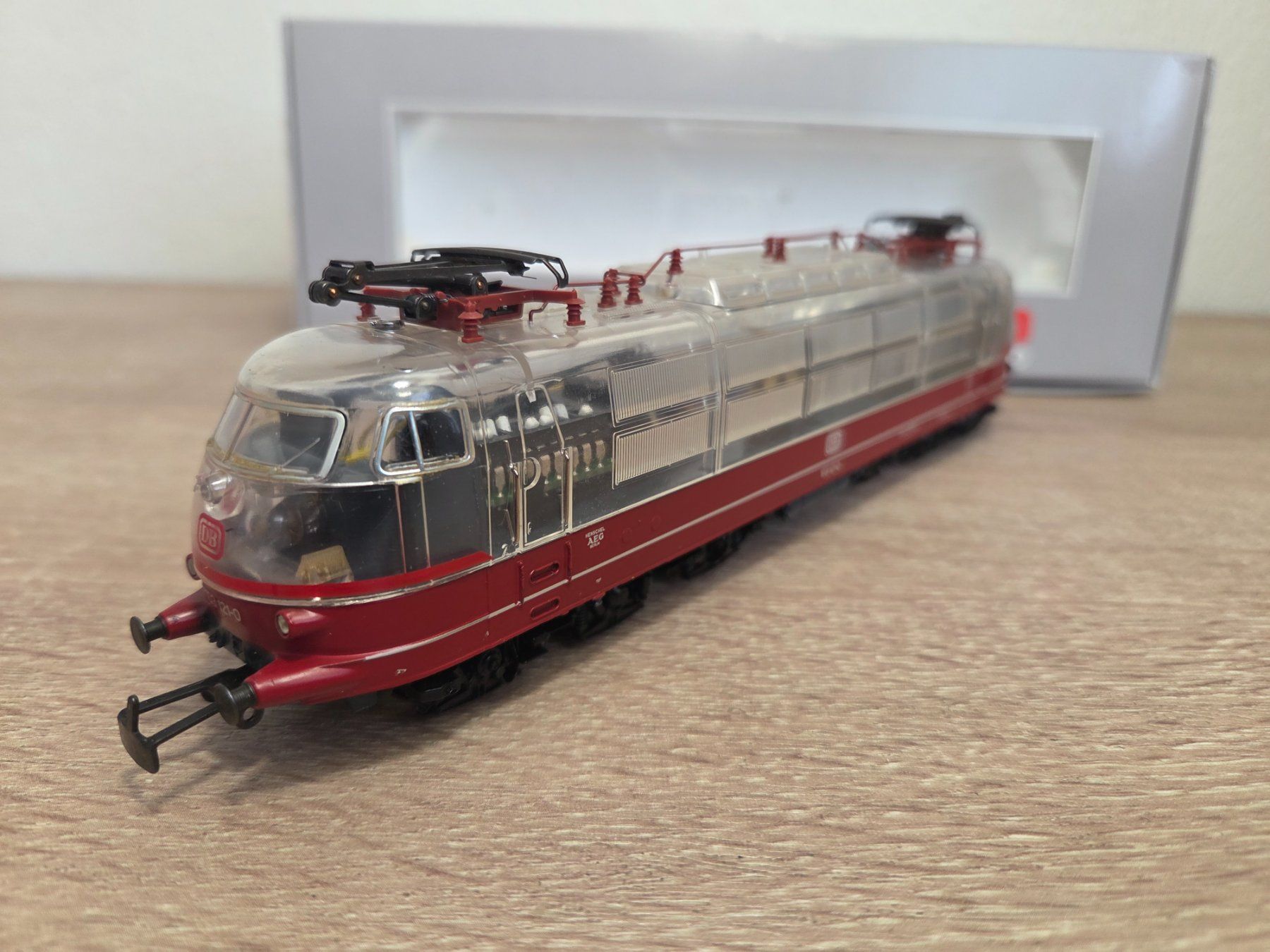 Märklin Modellini di ferrovie: Märklin 3757 E-Lok BR 103 DB Digital H0 – Usato da St-Aubin-Sauges venduto da Lo_Go 2