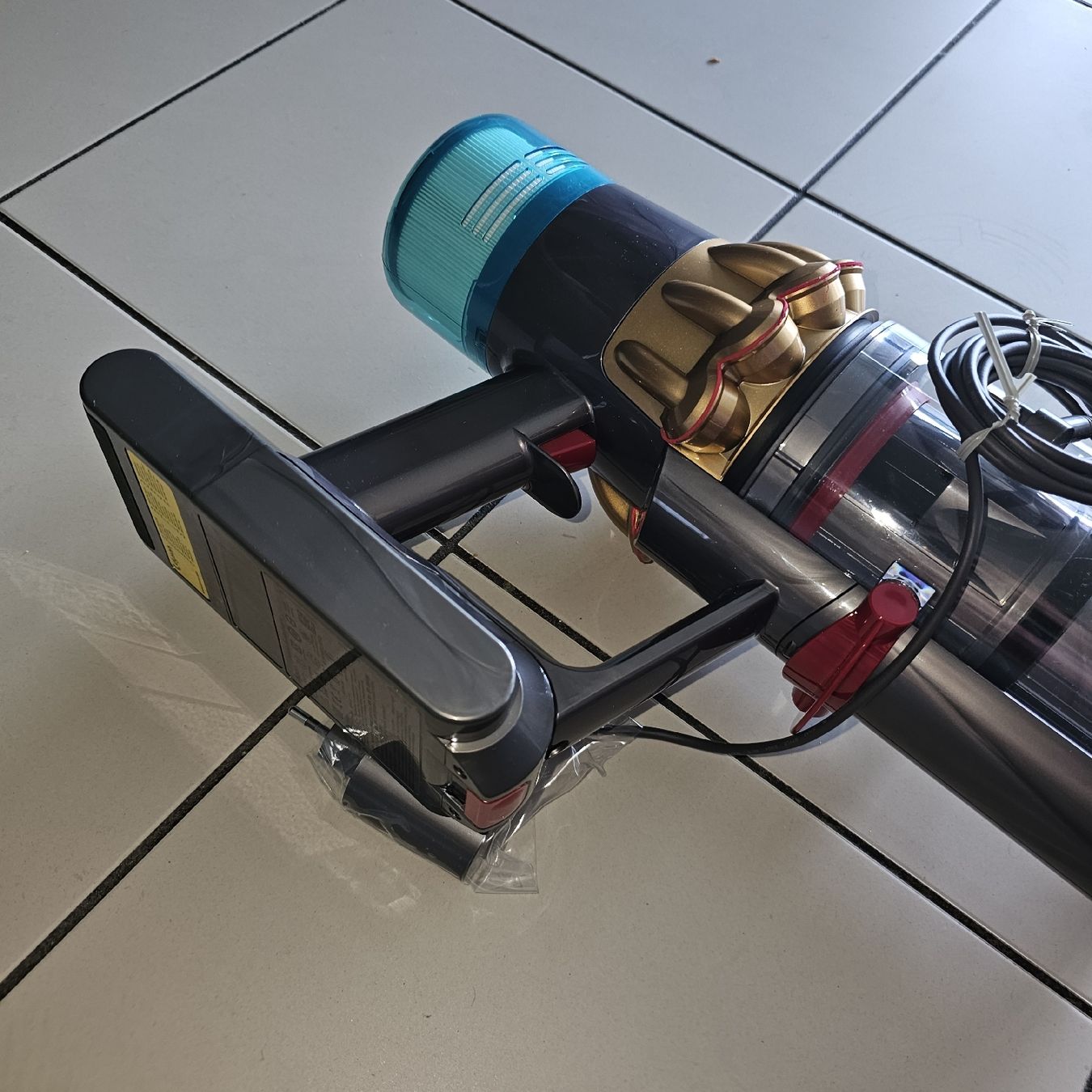 Dyson Aspirapolveri & Accessori: Dyson v15 nouvel – Nuovo (secondo la descrizione) da Plan les ouates venduto da Braun_charly 2