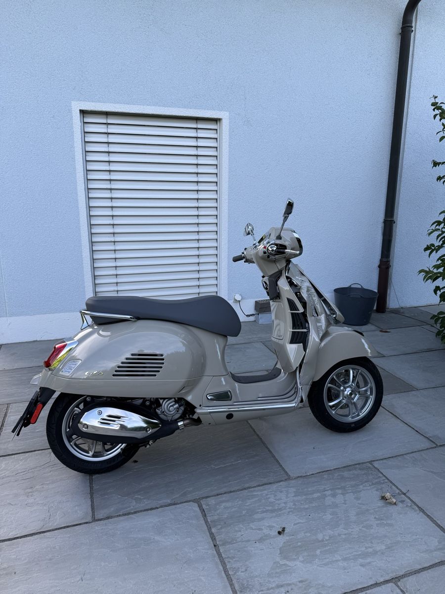 Vespa Scooter: Unfall Piaggio Vespa GTS 310 E5+ , beige, 119km – Difettoso da Appenzell venduto da M-Power07 8
