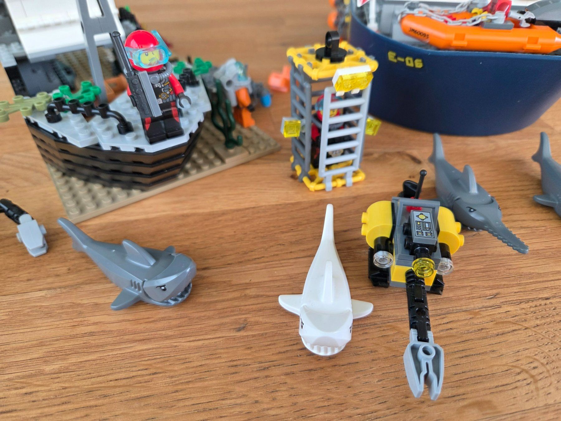 Lego Kit di costruzioni: Lego 60095 Deep Sea Exploration Vessel – Usato da Thun venduto da Reda68 4