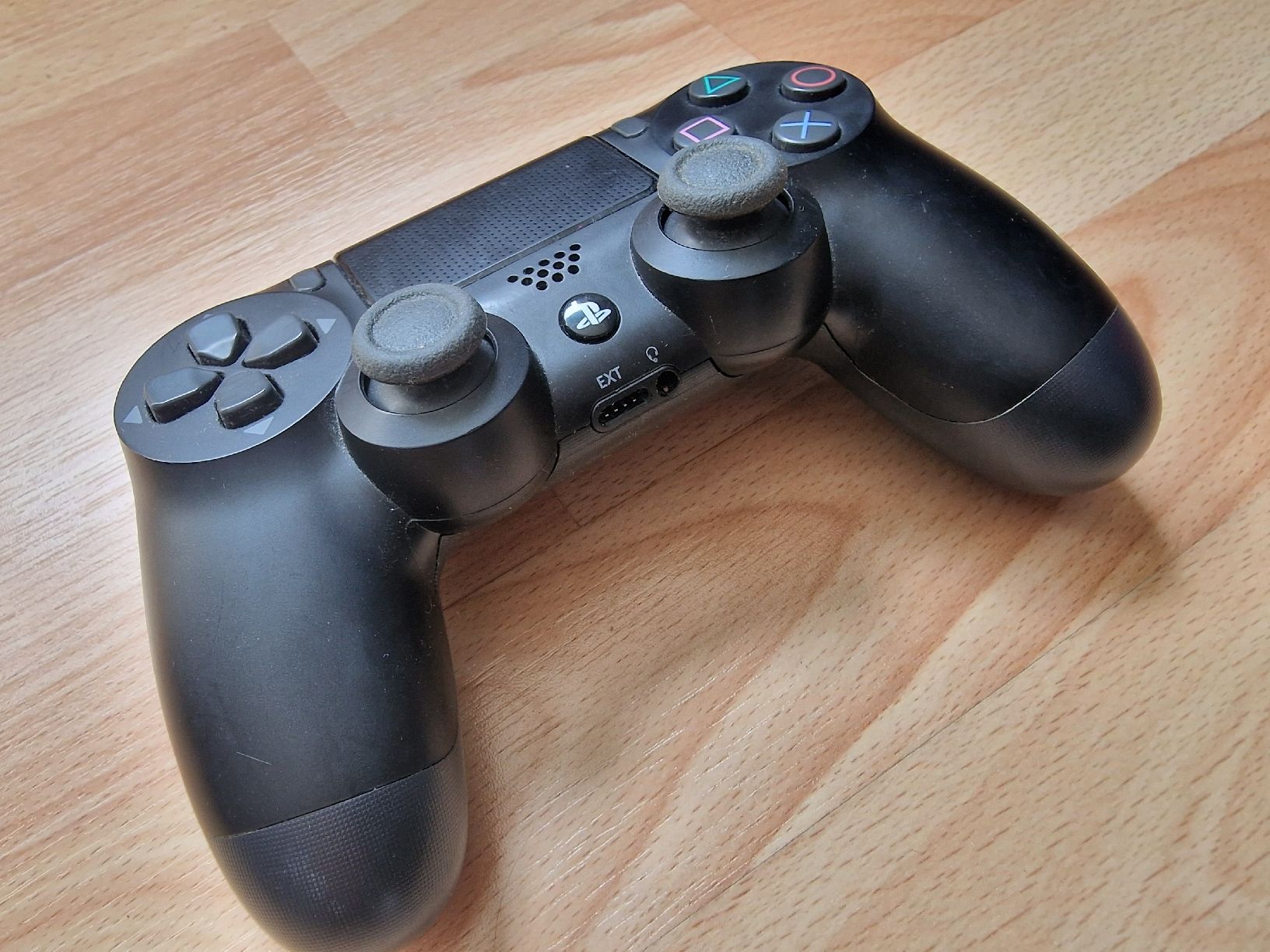Controller: Sony PlayStation 4 DualShock 4 Controller schwarz gut – Gebraucht aus Fahrwangen von luk_bhw7 1