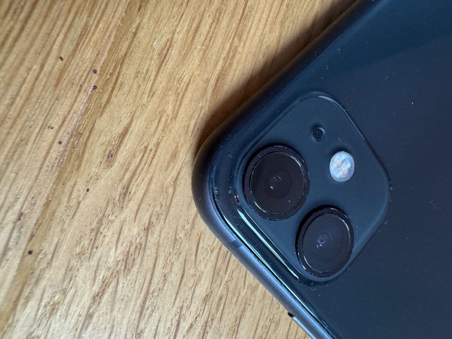Telefoni cellulari / Smartphones: Apple iPhone 11 64 GB Schwarz – Usato da Bözberg venduto da eli_rz6q 5