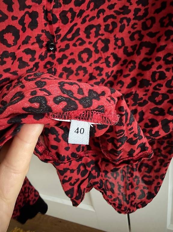 Camicette: Mads Nørgaard Bluse rot schwarz Leo - M – Usato da Zürich venduto da wie_r6sx 3